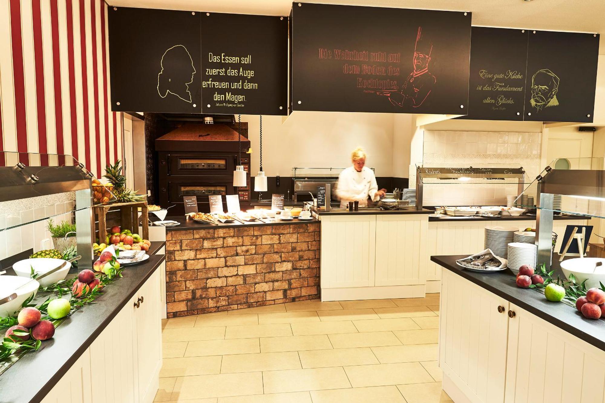 Steigenberger Grandhotel & Spa Heringsdorf Екстериор снимка The kitchen of the restaurant