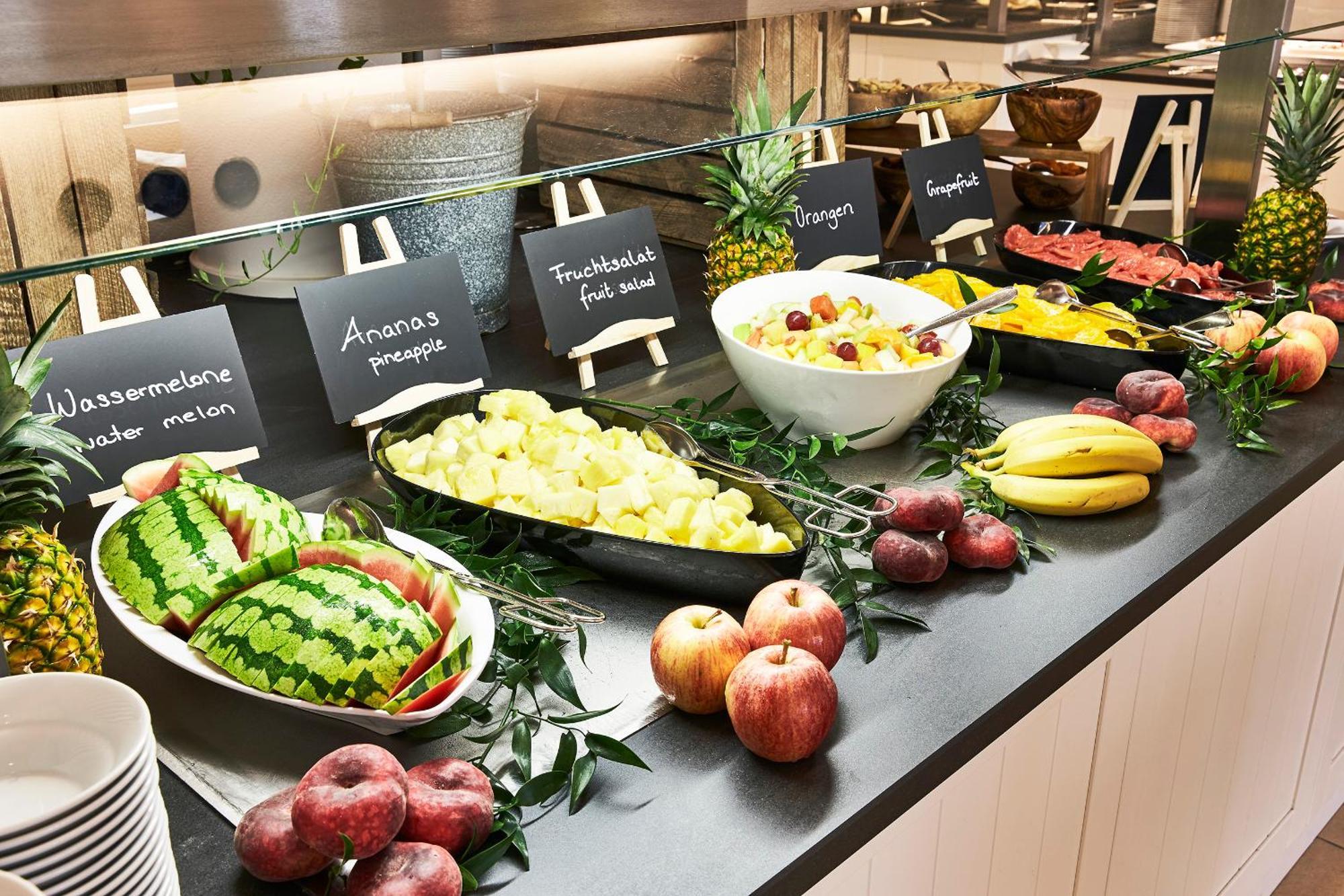 Steigenberger Grandhotel & Spa Heringsdorf Екстериор снимка Fruit salad